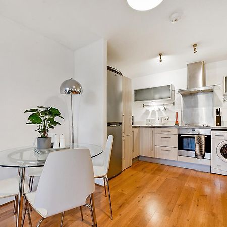 The Vizion Serviced Apartments From Pincott Properties - Free Parking, Private Balcony, And Wifi ミルトン・ケインズ エクステリア 写真