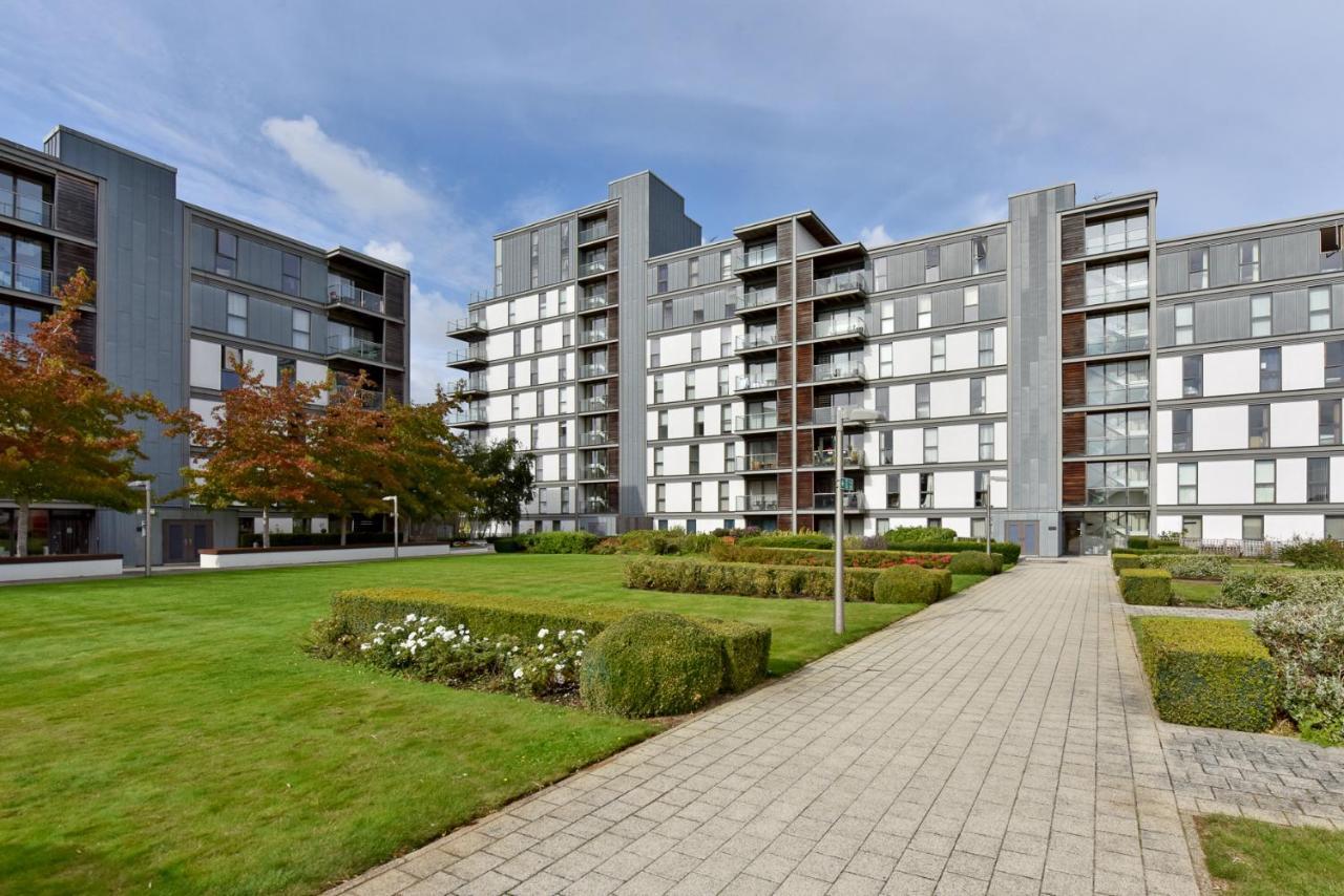 The Vizion Serviced Apartments From Pincott Properties - Free Parking, Private Balcony, And Wifi ミルトン・ケインズ エクステリア 写真