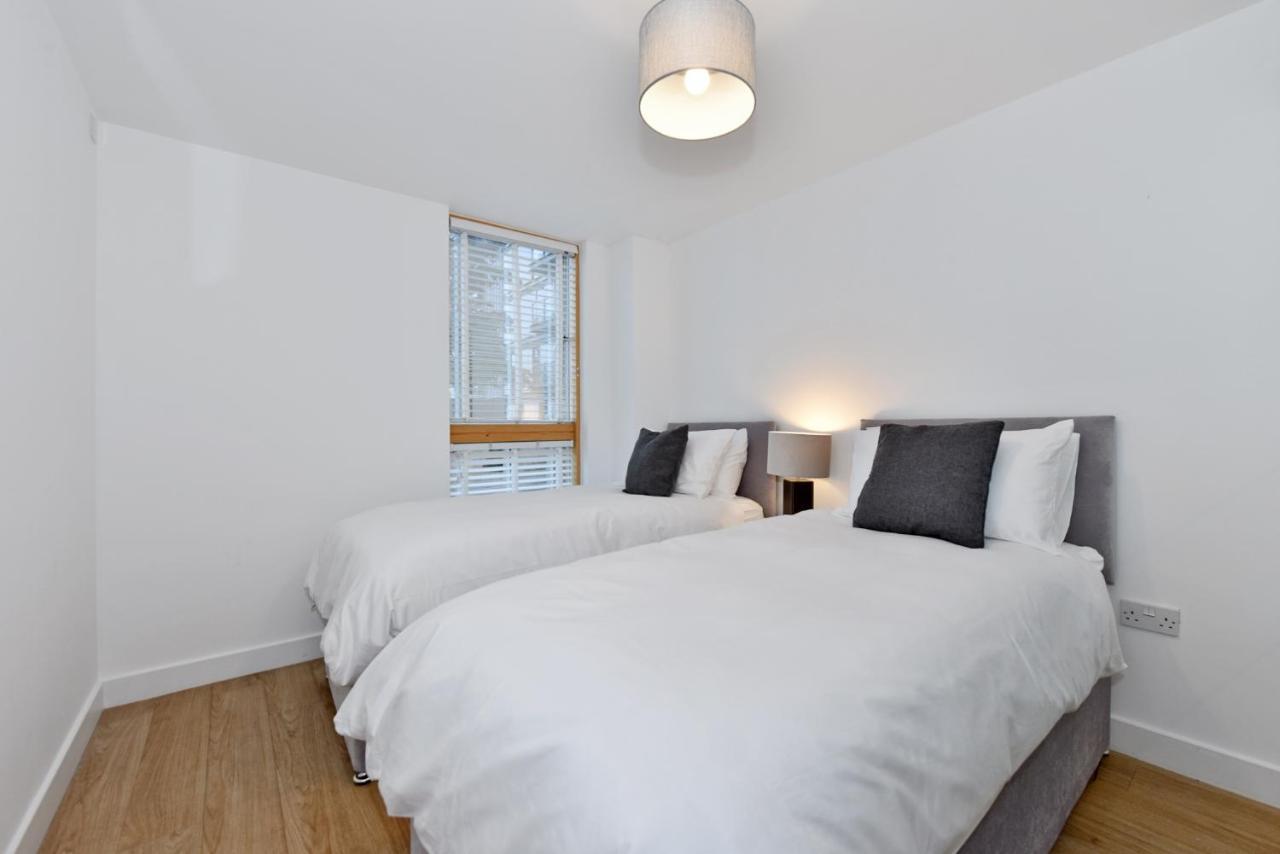 The Vizion Serviced Apartments From Pincott Properties - Free Parking, Private Balcony, And Wifi ミルトン・ケインズ エクステリア 写真