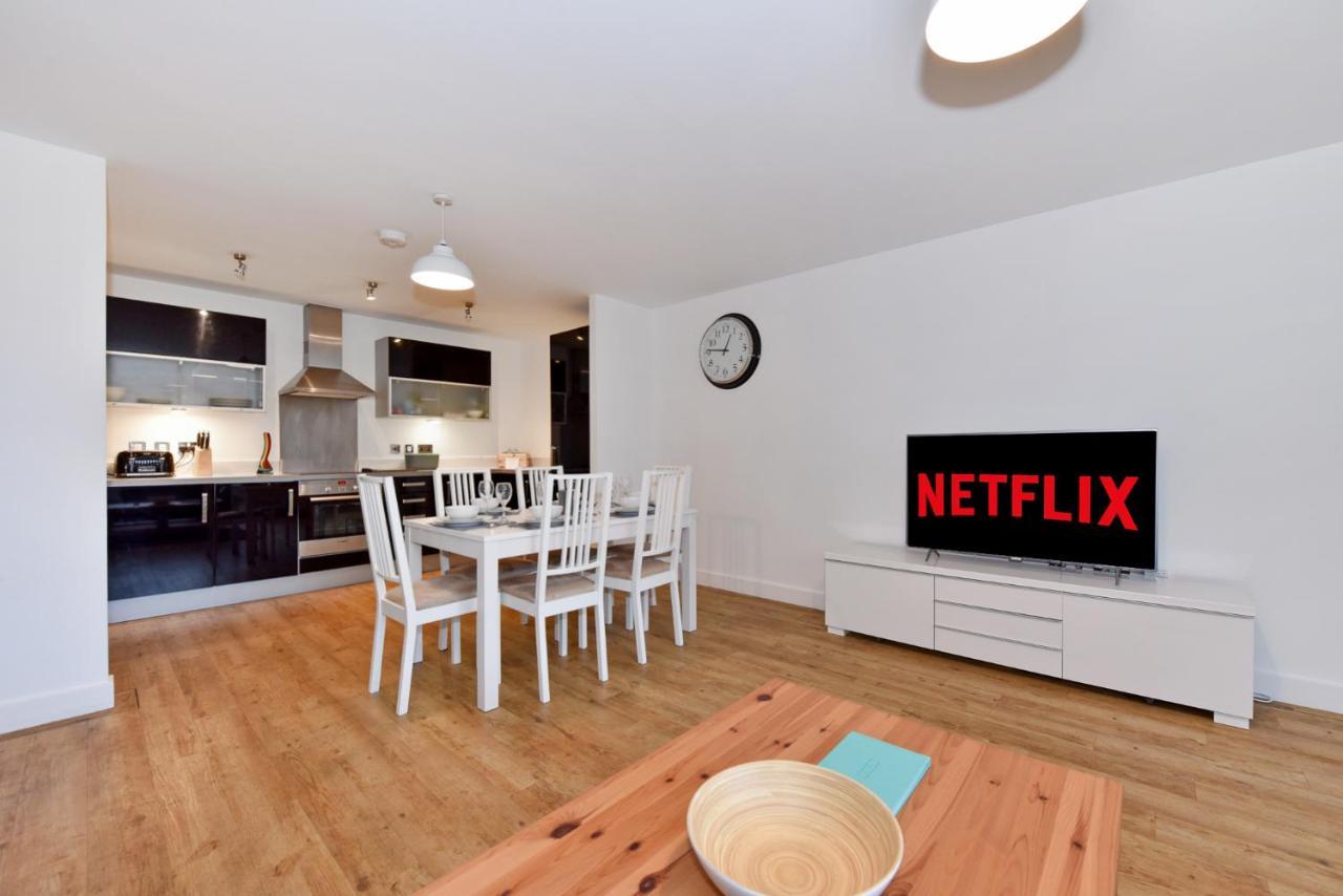 The Vizion Serviced Apartments From Pincott Properties - Free Parking, Private Balcony, And Wifi ミルトン・ケインズ エクステリア 写真