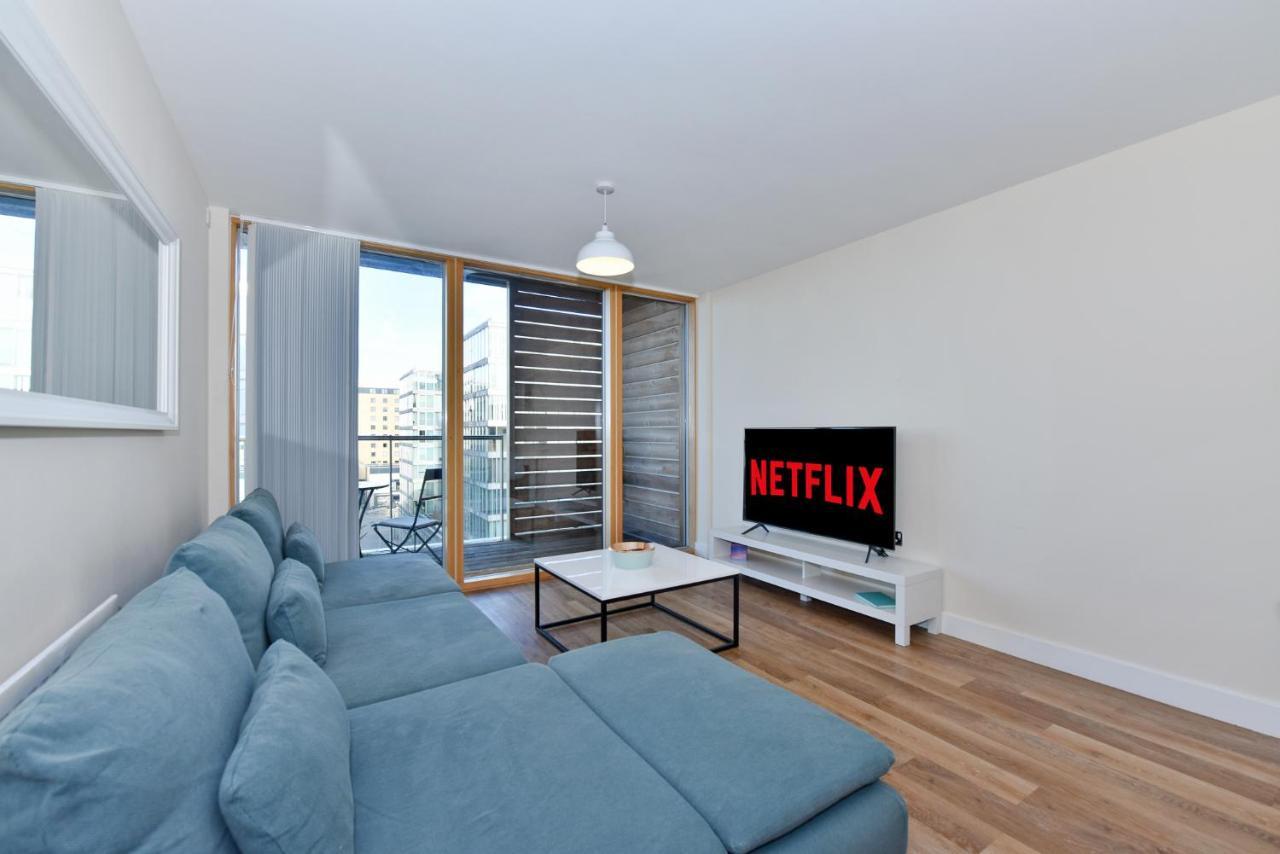 The Vizion Serviced Apartments From Pincott Properties - Free Parking, Private Balcony, And Wifi ミルトン・ケインズ エクステリア 写真