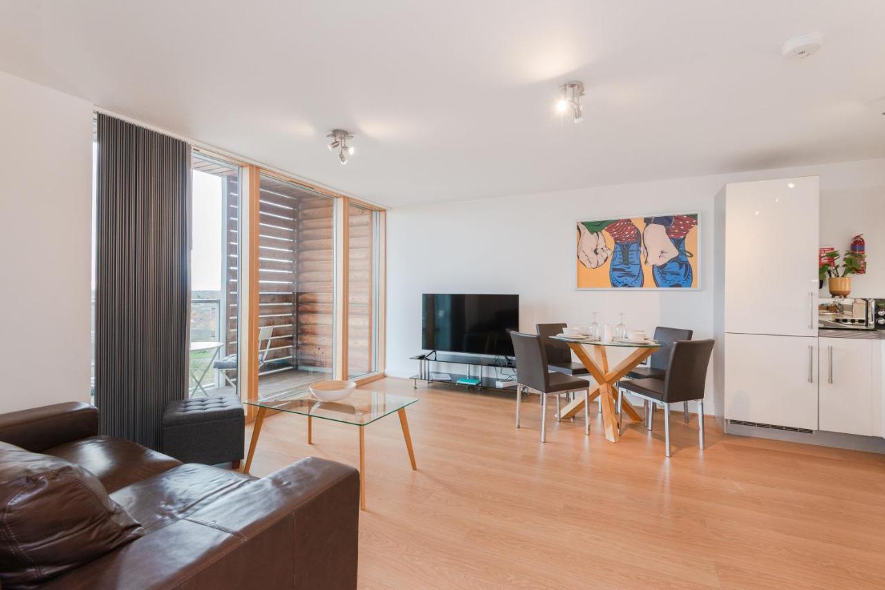 The Vizion Serviced Apartments From Pincott Properties - Free Parking, Private Balcony, And Wifi ミルトン・ケインズ エクステリア 写真