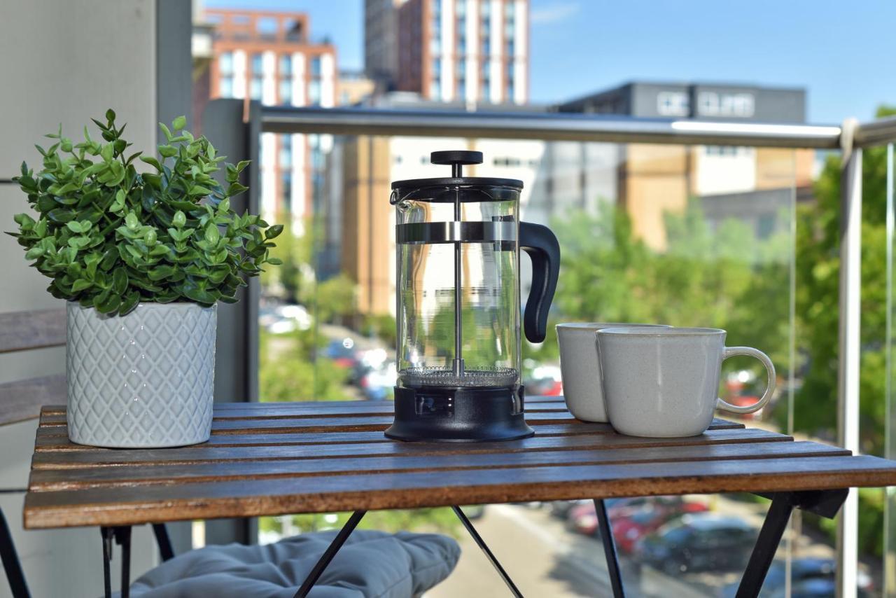 The Vizion Serviced Apartments From Pincott Properties - Free Parking, Private Balcony, And Wifi ミルトン・ケインズ エクステリア 写真