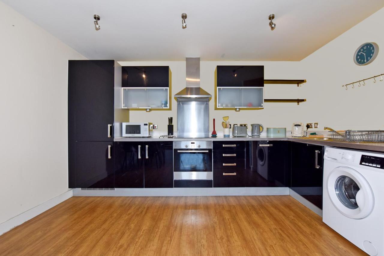 The Vizion Serviced Apartments From Pincott Properties - Free Parking, Private Balcony, And Wifi ミルトン・ケインズ エクステリア 写真