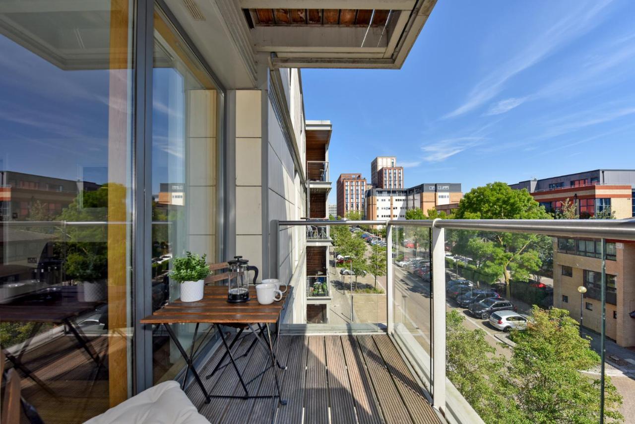 The Vizion Serviced Apartments From Pincott Properties - Free Parking, Private Balcony, And Wifi ミルトン・ケインズ エクステリア 写真