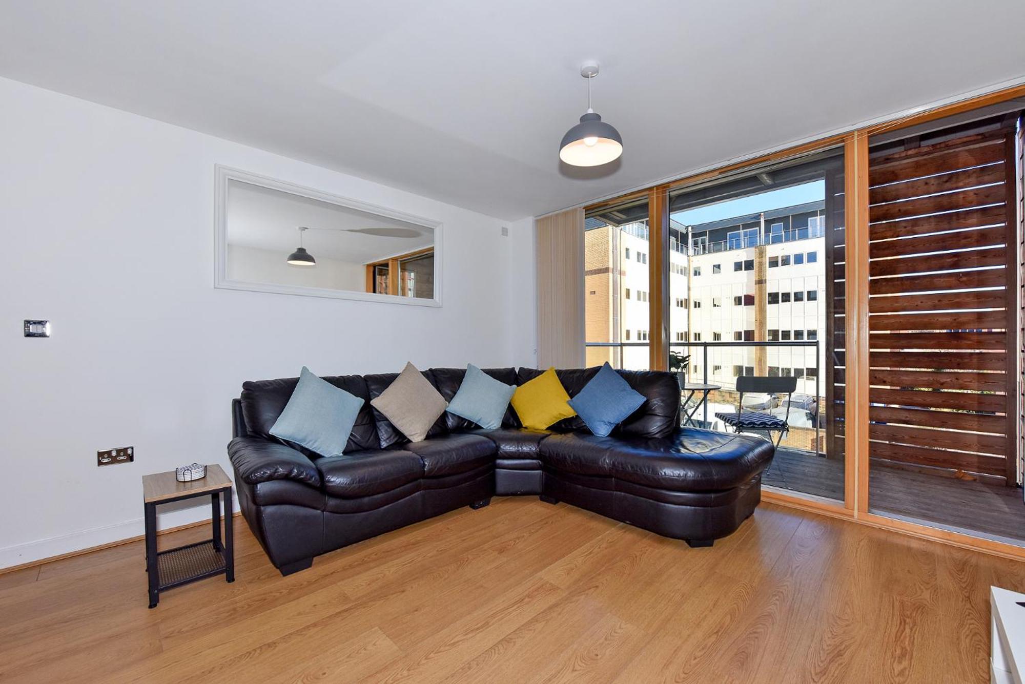 The Vizion Serviced Apartments From Pincott Properties - Free Parking, Private Balcony, And Wifi ミルトン・ケインズ 部屋 写真