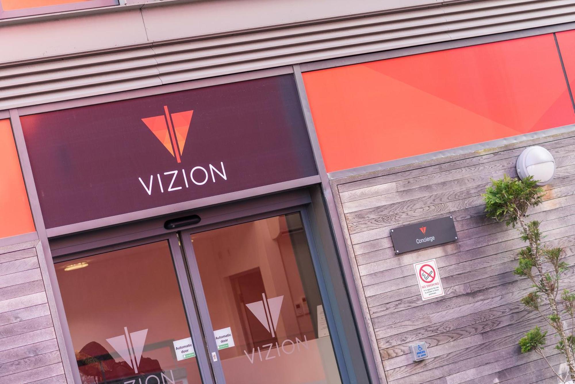 The Vizion Serviced Apartments From Pincott Properties - Free Parking, Private Balcony, And Wifi ミルトン・ケインズ エクステリア 写真