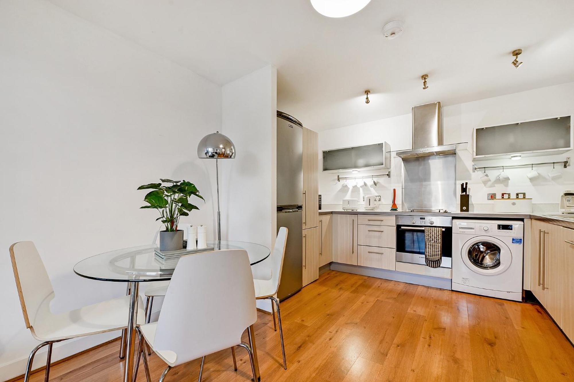 The Vizion Serviced Apartments From Pincott Properties - Free Parking, Private Balcony, And Wifi ミルトン・ケインズ エクステリア 写真