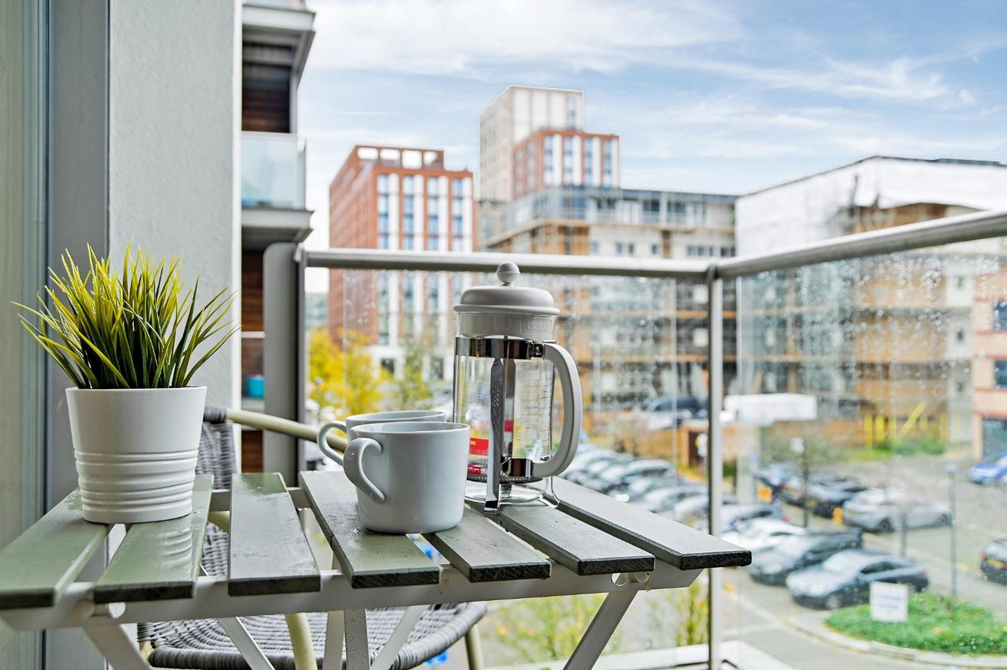 The Vizion Serviced Apartments From Pincott Properties - Free Parking, Private Balcony, And Wifi ミルトン・ケインズ エクステリア 写真