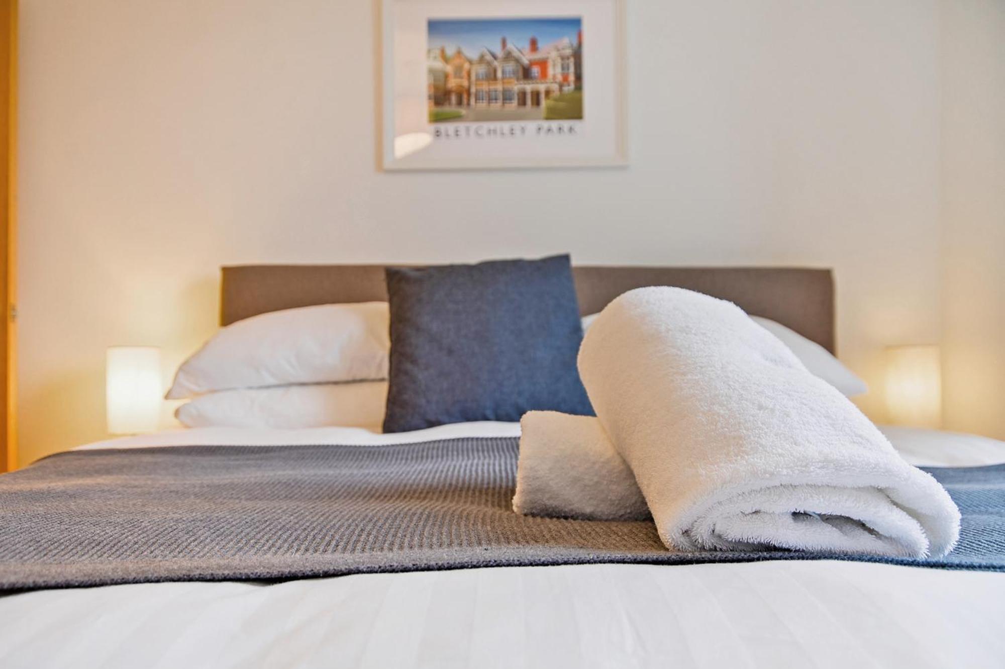 The Vizion Serviced Apartments From Pincott Properties - Free Parking, Private Balcony, And Wifi ミルトン・ケインズ エクステリア 写真